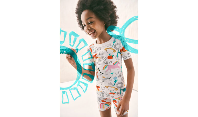 HANNA ANDERSSON DEBUTS NEW CRAYOLA COLLECTION WITH CUSTOMIZABLE COLOR-IN PAJAMAS AND FAMILY MATCHING COSTUME
