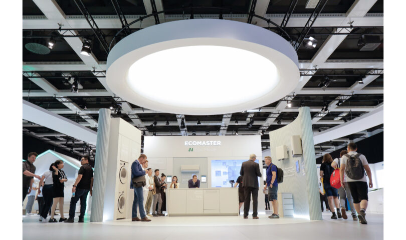 Die neue ECOMASTER-Energiesparlösung von Midea glänzt auf der IFA Berlin 2024