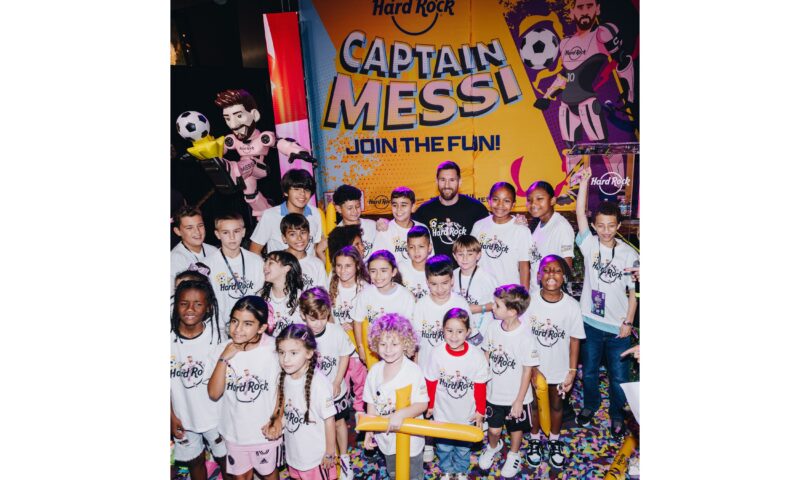 Hard Rock International y Lionel Messi celebran la colaboración con el juguete de superhéroe “Capitán Messi”