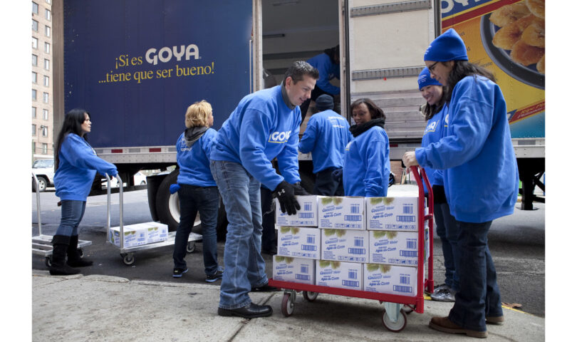 GOYA RETRIBUYE Y AGRADECE DONANDO MÁS DE 300.000 LIBRAS DE ALIMENTOS A LOS NECESITADOS