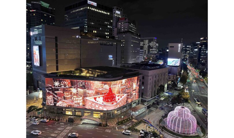 Shinsegae spreads Christmas enchanment to the arena with a unused international landmark ‘Shinsegae Sq.’ Shinsegae spreads Christmas enchanment to the arena with a unused international landmark ‘Shinsegae Sq.’