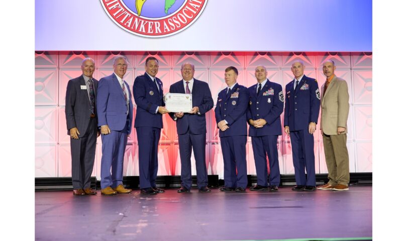 Tampa Bay Protection Alliance and Airlift/Tanker Affiliation Provide Tampa Bay Trophy to Mark Kern from Scott Wind Pressure Bottom, Illinois