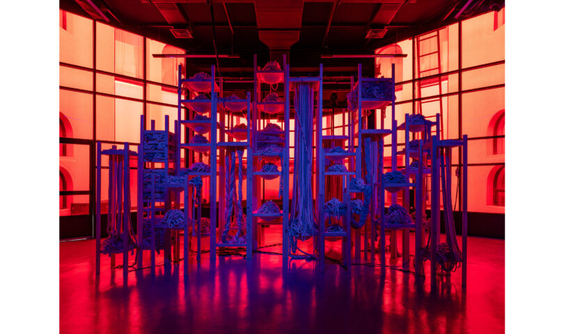 Experimente la primera Bienal de Arte Público de Abu Dhabi Experimente la primera Bienal de Arte Público de Abu Dhabi
