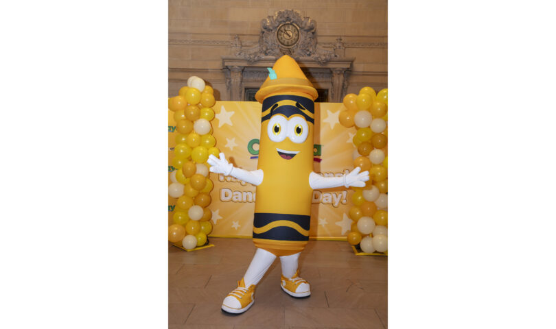 HAPPY NATIONAL DANDELION DAY! THOUSANDS OF GUESTS JOINED CRAYOLA AT ICONIC NEW YORK LANDMARK TO CELEBRATE COLOR AND CREATIVITY