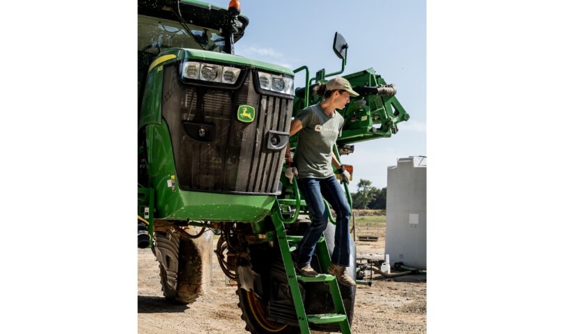 JOHN DEERE ANNOUNCES COLLABORATION WITH DOVETAIL WORKWEAR TO EMPOWER WOMEN IN AGRICULTURE